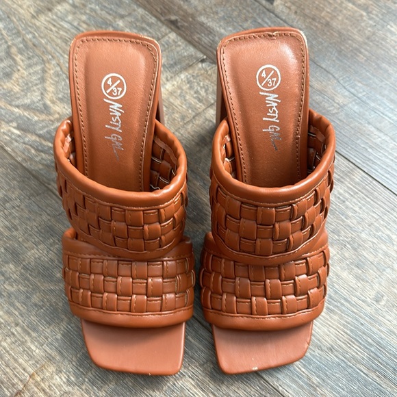 Nasty Gal Heeled woven Sandals - Picture 7 of 10